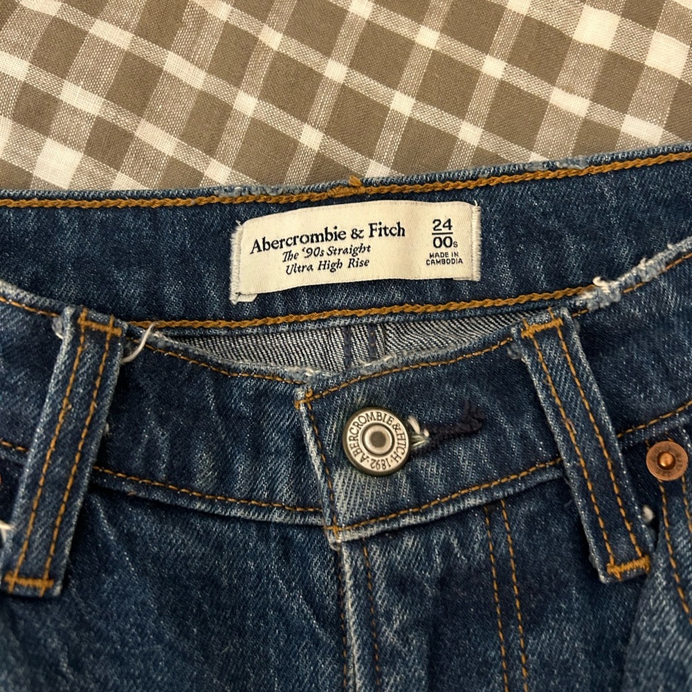 Abercrombie & Fitch Women’s Dark Blue Straight Jeans